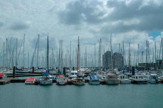Segelboote in der Marina von Breskens an der holl&auml;ndischen Norseek&uuml;ste