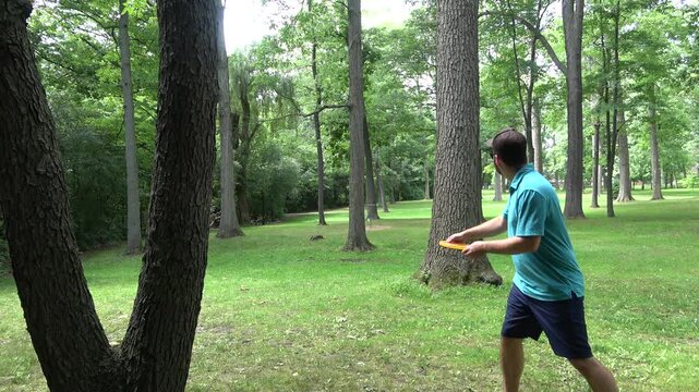 Disc Golf Approach Shots, Putts, and Controlled Throws on Outdoor Courses