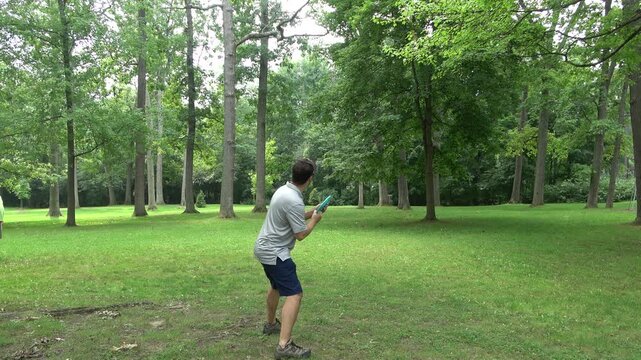 Disc Golf Approach Shots, Putts, and Controlled Throws on Outdoor Courses