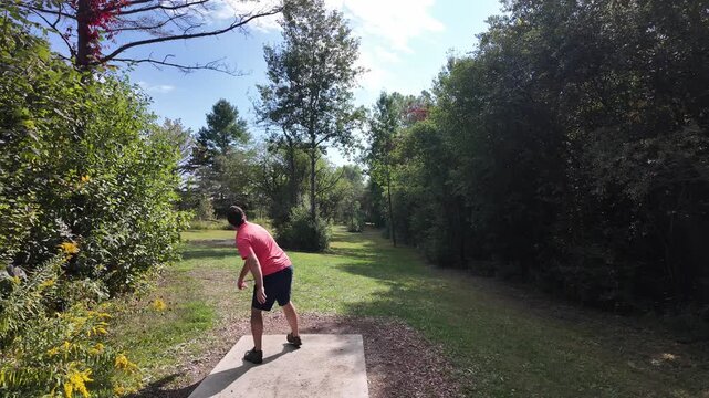 Disc Golf Approach Shots, Putts, and Controlled Throws on Outdoor Courses