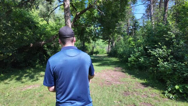 Disc Golf Approach Shots, Putts, and Controlled Throws on Outdoor Courses