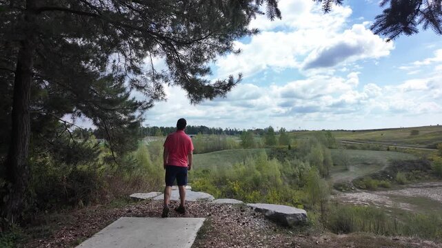 Disc Golf Approach Shots, Putts, and Controlled Throws on Outdoor Courses