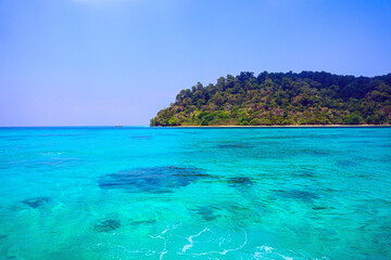 Fototapeta premium sea and tropical island in Thailand