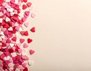 ハート型のお菓子の背景素材/Heart-shaped cookie background material