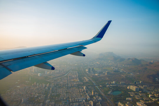 SKY VIEW - PLAINE WINDOW VIEW 