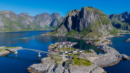 Hamn&oslash;y - der zauberhafte Fjord auf den Lofoten
