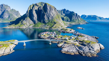 Hamn&oslash;y - der zauberhafte Fjord auf den Lofoten