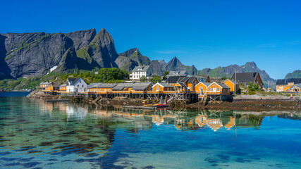 Hamn&oslash;y - der zauberhafte Fjord auf den Lofoten