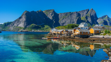 Hamn&oslash;y - der zauberhafte Fjord auf den Lofoten