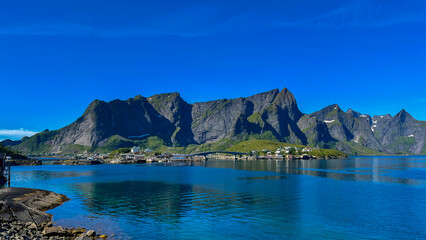 Hamn&oslash;y - der zauberhafte Fjord auf den Lofoten