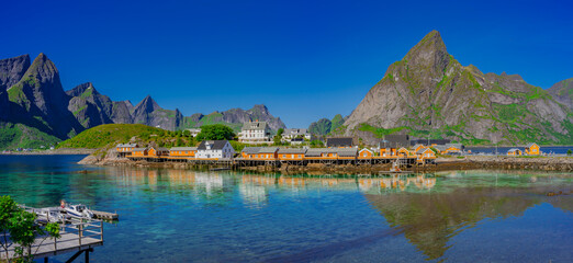 Hamn&oslash;y - der zauberhafte Fjord auf den Lofoten