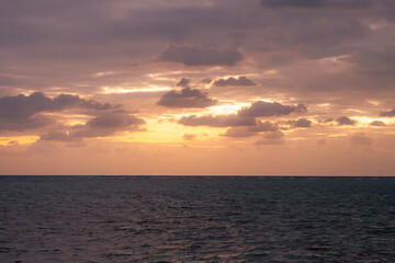 Obraz premium sunrise over the sea