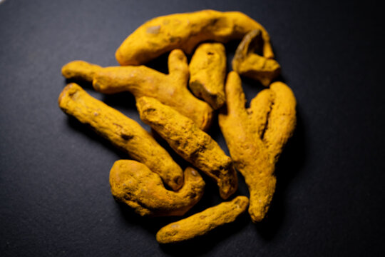 Raw Organic Turmeric Rhizomes For Healthy Culinary And Medicinal
