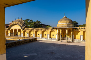 Obraz premium A yellow pavilion at the Hawa Mahal in Jaipur
