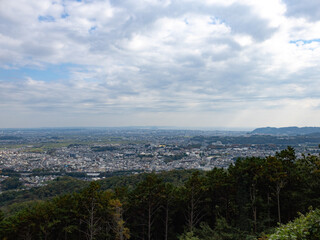 山の上からの町