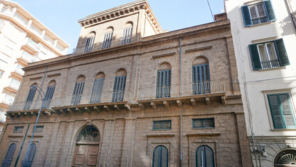 Obraz premium Old facade of historical building in Palermo, Italy