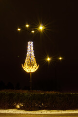 choinka z latarni drogowej na rondzie w Sosnowcu © rob