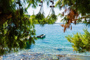 Chorwacja latem, wybrzeże morza Adriatyckiego w okolicy Splitu i Trigoru. Błękitna Laguna. © Franciszek