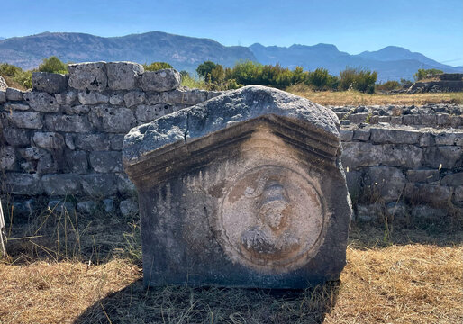 Ausgrabungen von Doclea (Dioclea, Diokleia, Diocleia), eine antike illyrische, r&ouml;mische und byzantinische Stadt, heute arch&auml;ologische St&auml;tte nahe Podgorica, Montenegro