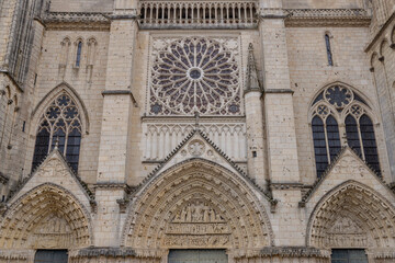 Obraz premium Cathedrale Saint Pierre de Poitiers gothic facade architecture