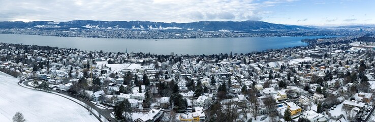 Zollikon und Z&uuml;richsee im Winter - Schneelandschaft