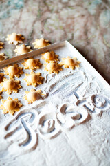 Świąteczne gwiazdki ravioli nadziewane ricottą © alicjakoll