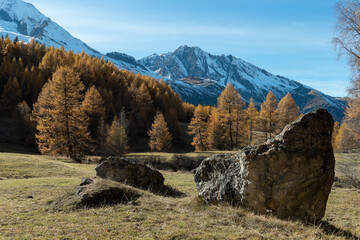 Le hameau du Monal en automne © DELAIRON