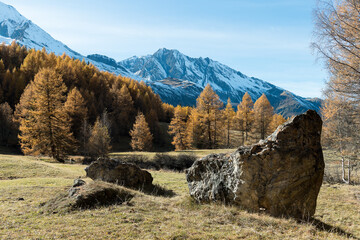 Le hameau du Monal en automne © DELAIRON