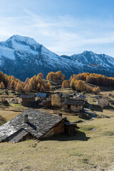 Le hameau du Monal en automne © DELAIRON