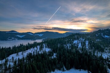Obraz premium Spirit Lake Idaho Frozen Lake During Sunset