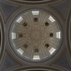 Kuppel von der Kirche Santo Spirito al Morrone in den Abruzzen