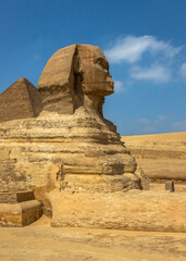 Vertical view of the Great Sphinx of Giza in Egypt, one of the world&rsquo;s most iconic ancient monuments, symbol of Egyptian civilization, history, archaeology and desert heritage