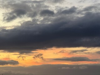 Obraz premium red sky with clouds