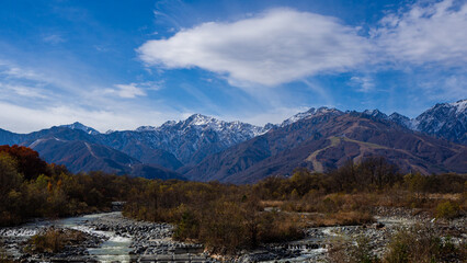 五竜岳と雲　北アルプス　長野県白馬村