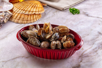Steamed vongole clams with spices