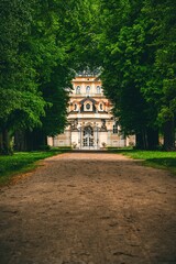Obraz premium Castle Hořovice in the park