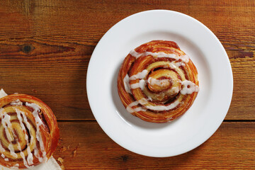 Cinnamon rolls with sugar glaze