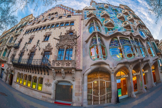 Facade of Casa Amatller designed by Catalan architect Josep Puig i Cadafalch and Casa Batllo designed by Antoni Gaudi in 1904. UNESCO World Heritage Site, Barcelona, Spain