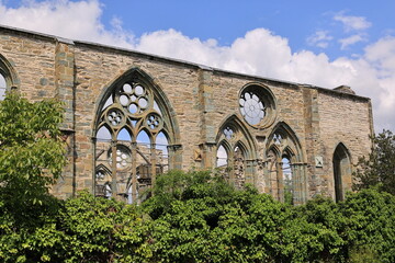 Blick auf die Ruine der kleinen Marienkirche im Zentrum der Stadt Lippstadt in Nordrhein-Westfalen