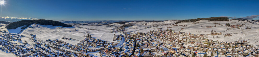 Grossh&ouml;chstetten bei Schnee, Emmental, Kanton Bern, Schweiz, Luftaufnahme im Januar 2026
