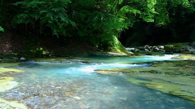 栃木県那須塩原市　塩原温泉に流れる鹿股川