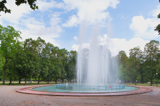 Fountain in the public garden known as La P&eacute;pini&egrave;re, Nancy, France