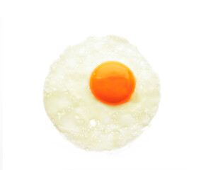 Spiegelei mit weichem Eidotter freigestellt