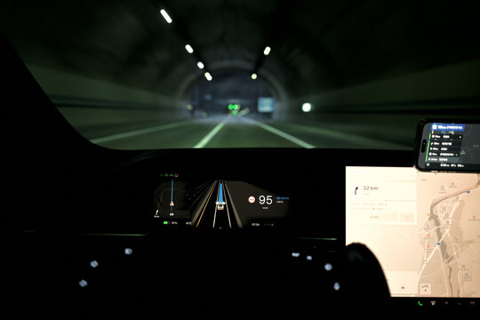 inside the tunnel, the car already knows the way.
