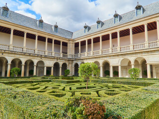 Obraz premium Herrerian-style cloister of the Royal Monastery, San Lorenzo de El Escorial, Madrid, Spain.