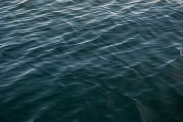 Obraz premium olas suaves en el oseano azul 