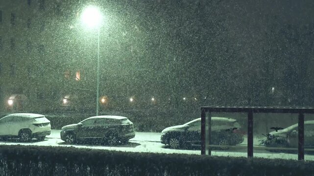 Wintereinbruch mit starken Schneefall