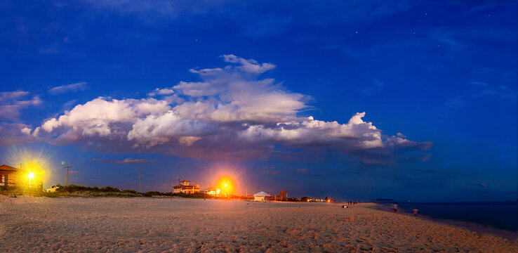 Sunset at Ita&uacute;na Beach in Saquarema, Rio de Janeiro state - Brazil.