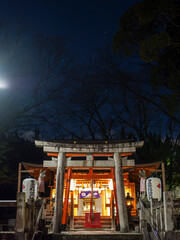 御扉が開けられた元旦の稲荷神社