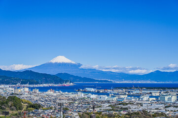 山梨県本栖湖からの富士山と初日の出